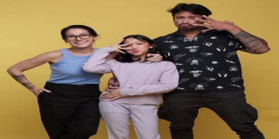 Lewat Single Perdana, Jenaka Mahila Sudiro Tebarkan Kedamaian 