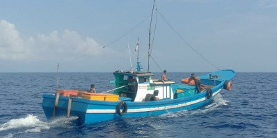 Dua Hari Kehabisan BBM di Laut, Kapal Nelayan Berhasil Diselamatkan Bakamla