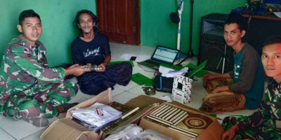 Satgas Yonif 143/TWEJ Berikan Alquran di Sekolah Madrasah Pedalaman Papua