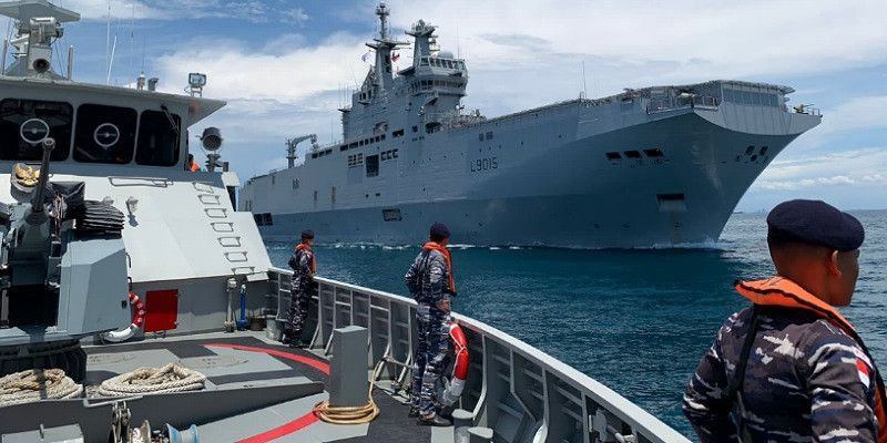 Dua Kapal Perang TNI AL Latihan dengan Dua Kapal Angkatan Laut Prancis 