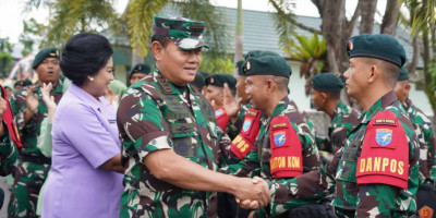 Panglima TNI Berangkatkan 555 Pajurit Yonif Raider 631/Antang