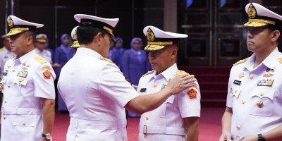 Laksamana Pertama TNI Julius Widjojono Resmi Jabat Kapuspen TNI