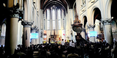 Malam Paskah Penantian Peralihan Yesus dari Alam Kematian Menuju Kehidupan