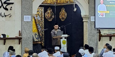Tausiyah di Masjid Baabut Taubah Pulomas, Prof. Rokhmin Dahuri: Al-Qur’an Pedoman Hidup Manusia Meraih Kebahagiaan