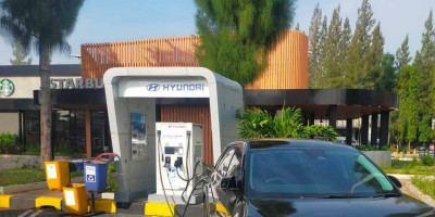 Disiapkan Charging Station di 14 Rest Area Jalan Tol untuk Pemudik dengan Mobil Listrik