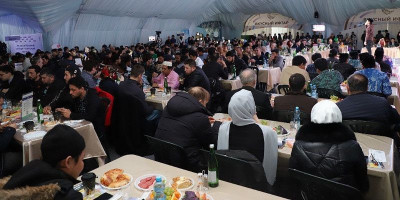 Buka Puasa Bareng Muslim Rusia di Tenda Ramadan