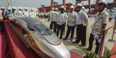 Biaya Kereta Cepat Jakarta-Bandung Membengkak Lagi, Pemerintah Belum Terlambat Pindahkan IKN Ke Bandung