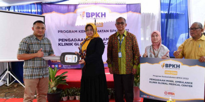 BPKH RI dan Laznas PPPA Daarul Qur'an Salurkan Mobil Ambulans untuk Klinik Global Medical Center Subang