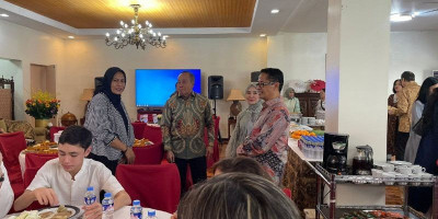 Sholat Idulfiri dan Halal Bihalal bersama Duta Besar RI di Manila