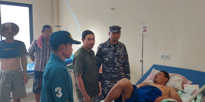 Prajurit TNI AL Selamatkan Warga dari Serangan Buaya