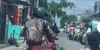Kapuspen TNI : Prajurit TNI Penendang Motor Ibu-ibu Sudah Ditangkap