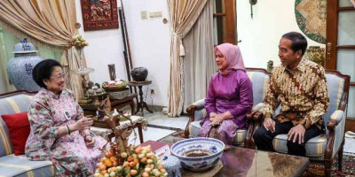 Jokowi dan Iriana Berkunjung ke Kediaman Megawati, Singgung Ganjar Capres