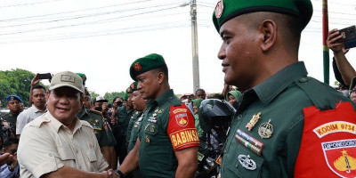 Menhan Prabowo Sampaikan Pesan Presiden agar TNI Selalu Dekat Rakyat dan Menyatu dengan Polri 