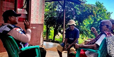 Bhabinkamtibmas Polres Lembata Ingatkan Warga Waspadai Penyakit Menular
