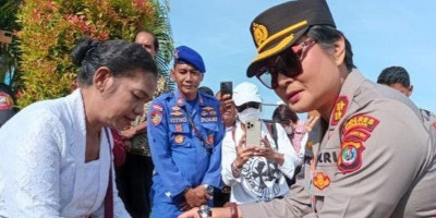 Untuk Memudahkan Keluhan Masyarakat dan Mentindak Lanjuti, Kapolres Lembata Berikan Nomor WA