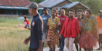 Senator Papua Barat Ungkap 4 Pokok Pembohongan Publik Soal CSR BP Tangguh 