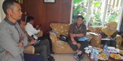 Perum Perhutani Kesatuan Pemangkuan Hutan (KPH) Bandung Utara Bertemu LMDH Giri Makmur di Cikole Lembang