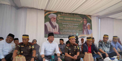 Kajati Sul-Sel Leonard Eben Ezer Simanjuntak Prakarsai Haul Akbar Syekh Yusuf Al - Makassari  