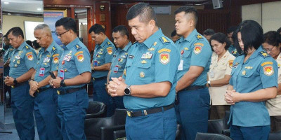 Prajurit dan PNS Kristiani Koarmada RI Ikuti Ibadah Paskah TNI AL 2023.