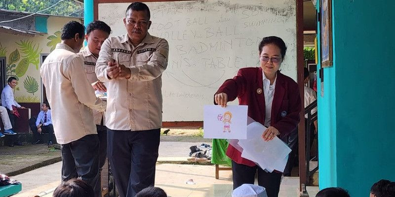Perwira Mahasiswa Internasional Unhan Ajar Anak di Cileungsi Bogor