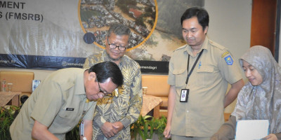 Peluncurkan Buku Program FMSRB: Pemberdayaan Masyarakat Siaga Bencana