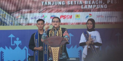 Prof Rokhmin Dahuri:  Kabupaten Pesisir Barat Miliki Keunggulan Daya Tarik  Pariwisata Bahari Selancar Ombak