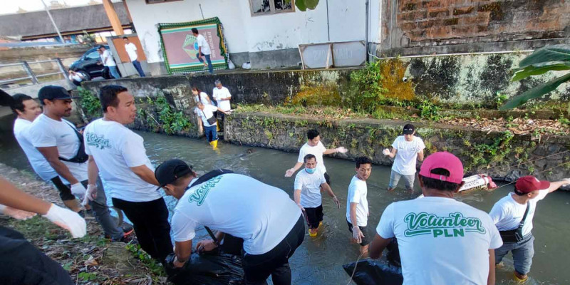 Konservasi Sungai Teba di Bali, PLN Terjunkan Relawan