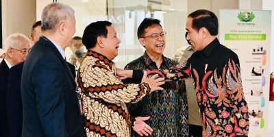 Menhan Prabowo Dampingi Presiden Jokowi Resmikan Tzu Chi Hospital 