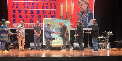 Diri Manusia Boleh Jadi Tua dan Loyo, tetapi Karya Puisi Tidak Boleh Loyo