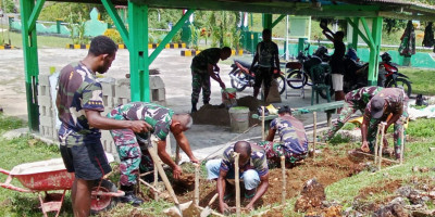 Untuk Kebutuhan Air Bersih, Personel Koramil 1708-02/Biak Utara Buat Bak Penampungan Air