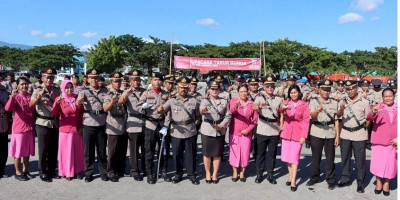 Kapolres Lembata Pimpin Upacara Tabur Bunga Peringati HUT Bhayangkara Ke-77