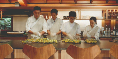 Kolaborasi Chef Jung Chan Bareng Fritz Hansen Jakarta Hadirkan Private Dining di Dago Bandung