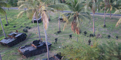 Pasukan Pendarat Korps Marinir Berhasil Hancurkan Musuh di Pantai Banongan