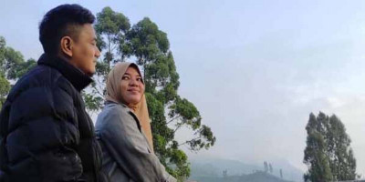 Hidup dengan Gaji Besar dari Sedekah Orang Kecil