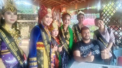 David Mitra, Bule Amrik Kepincut Tari Piring Saat Finalis GLB Unjuk Kebolehan