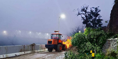 Tangani Bencana Banjir Gunung Semeru, Dipasang Jembatan Bailey Pengganti Sementara Jembatan Kali Glidik II di Lumajang