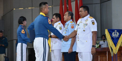 Kasal Tutup Pendidikan dan Mewisuda Taruna AAL Angkatan ke-68 