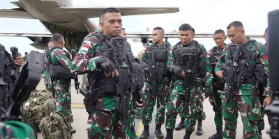 Sambil Tenteng Senjata 118 Prajurit TNI Masuk Australia, Ada Apa?