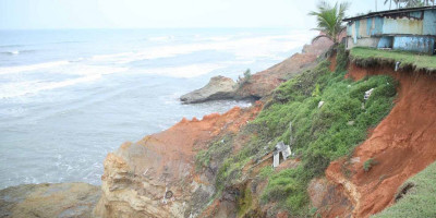 Lindungi Jalan Lintas Barat Sumatera dari Abrasi Pantai, Dibangun Pengaman Pantai Lais Bengkulu Utara