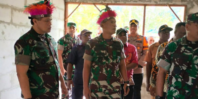 Tinjau Pembangunan TMMD, Dandim 1708/BN Dampingi Koorsahli KASAD