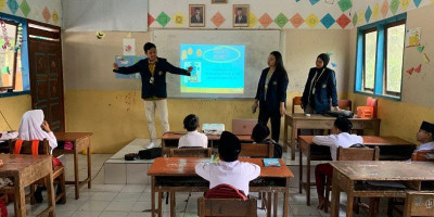 Mahasiswa UB Lakukan Edukasi Internet Sehat dan Pendidikan Moral di Desa Sawahan Trenggalek