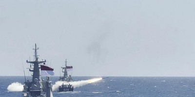 TNI AL Berhasil Tembakan Empat Rudal di Operasi Laut Gabungan TNI