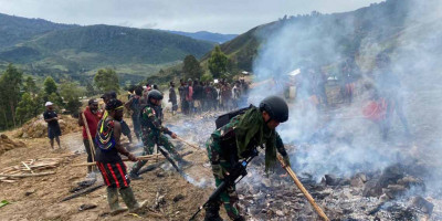 Gereja Dibangun, Satgas Rusa Hitam dan Warga Bakar Batu
