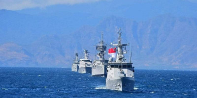 Pasukan Musuh Dibuat Kocar-Kacir oleh Kapal Perang Republik Indonesia