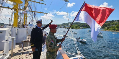 Ratusan Kapal Sambut Kedatangan KRI Bima Suci Di Norwegia 