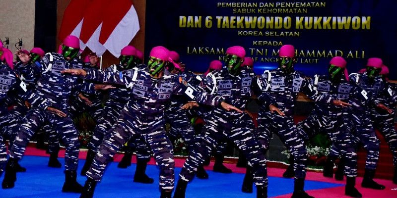Wadan Kormar Hadir di Acara Penyerahan Sabuk Kehormatan DAN VI Taekwondo Kukkiwon untuk Kasal