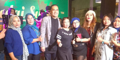 Duet bersama King Saipul Jamil, Vivian Voo Sukses Hangatkan Kedai Sunda