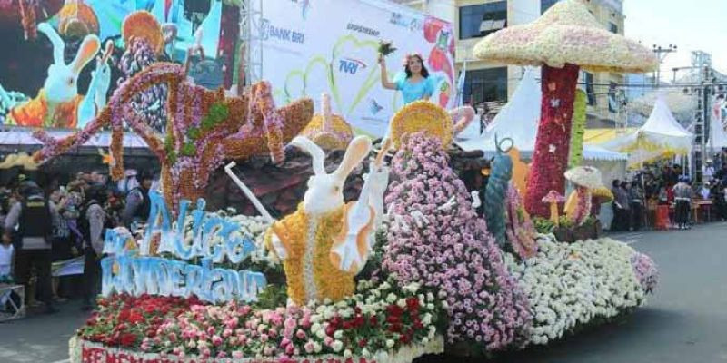 Buka Parade Festival Bunga Tomohon, Puan: Hidden Gem RI yang Bisa Tarik Wisman