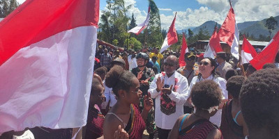 Ribuan Bendera Merah Putih Berkibar Gagah di Kabupaten Lanny Jaya  