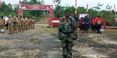Danposramil Biak Timur Jadi Komandan Upacara HUT Ke-78 RI Distrik Biak Timur